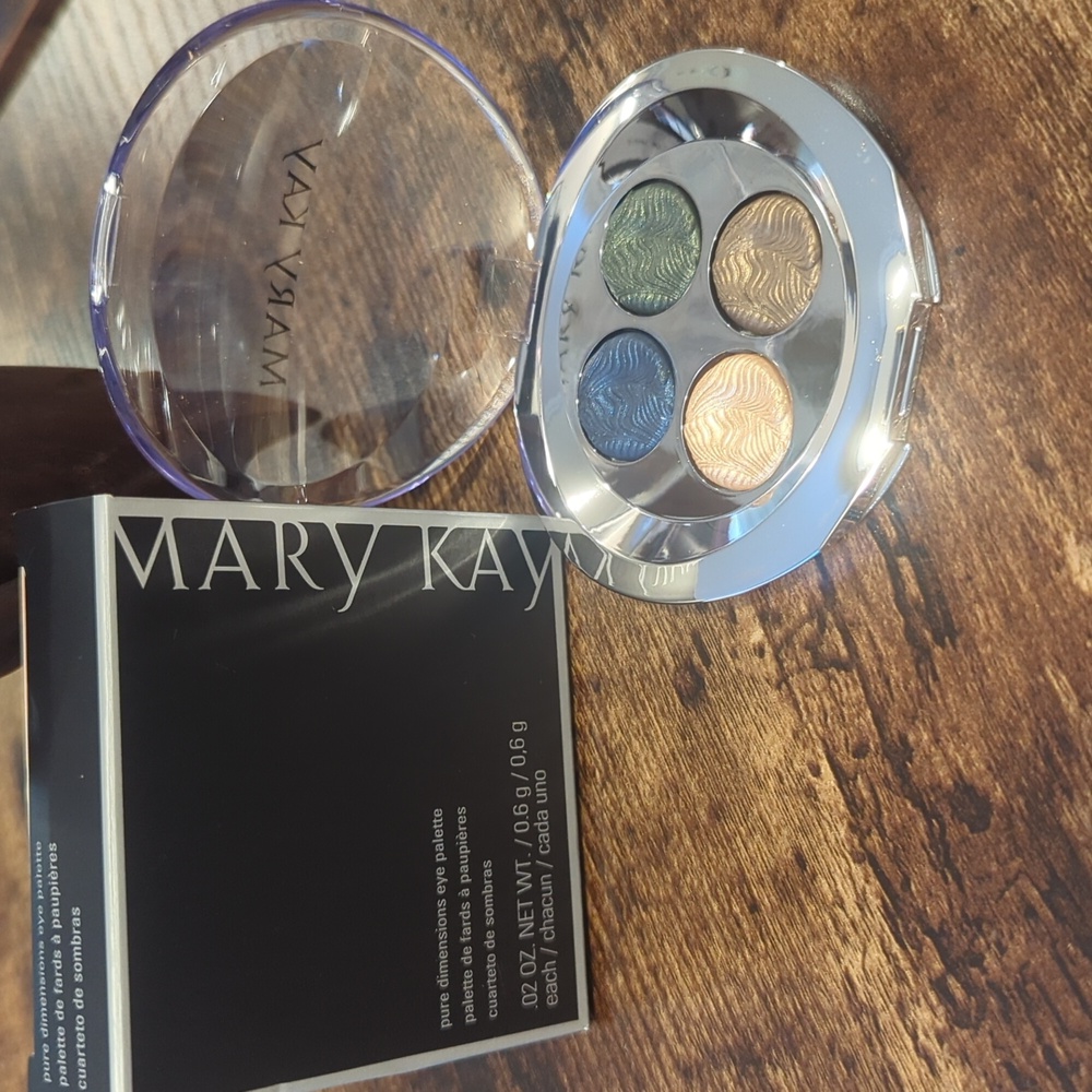 New! Mary Kay‎ Pure Dimensions Eye Palette Maui Gardens